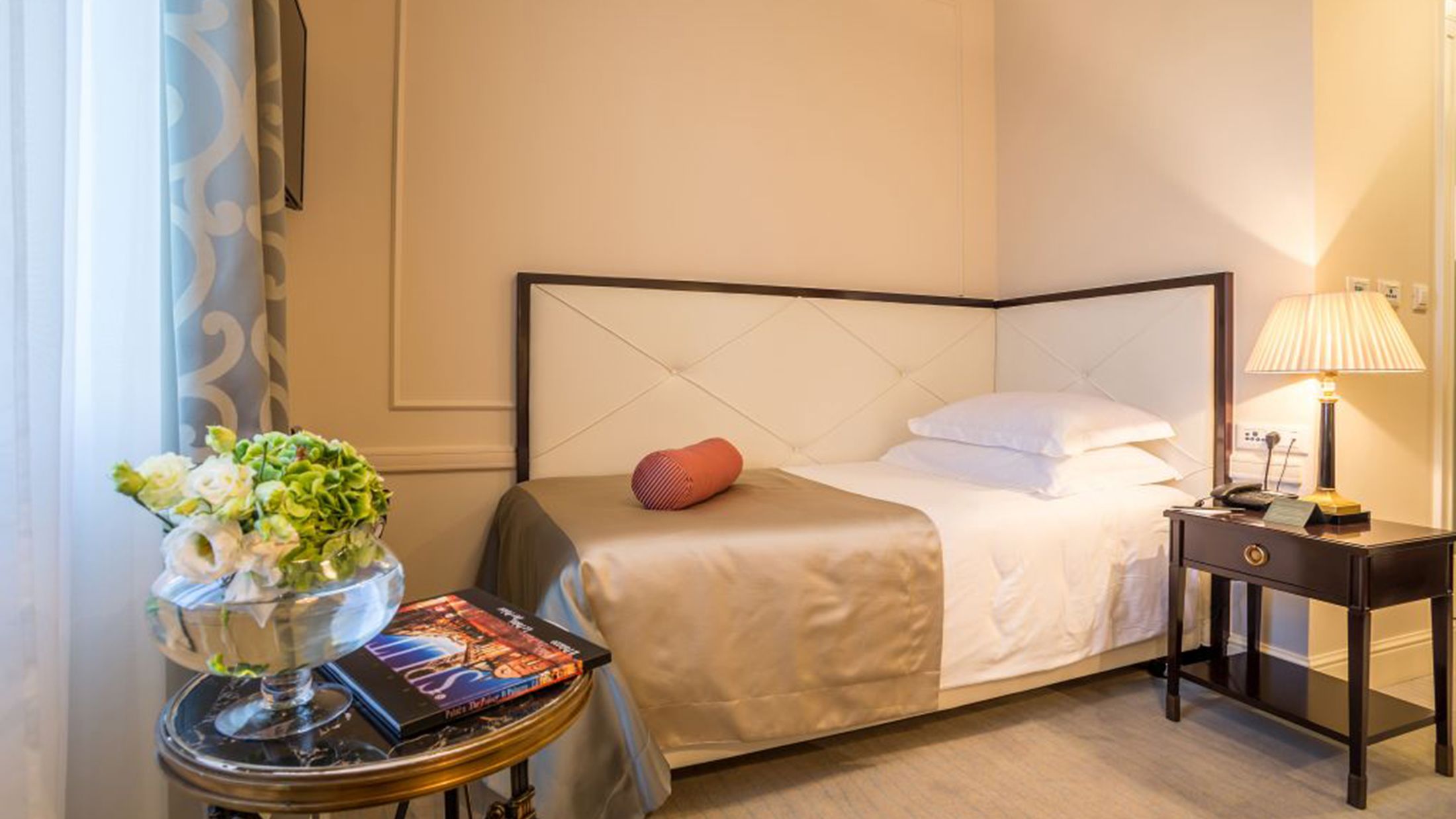 120779-Single-Room-City-View-001-Hybris