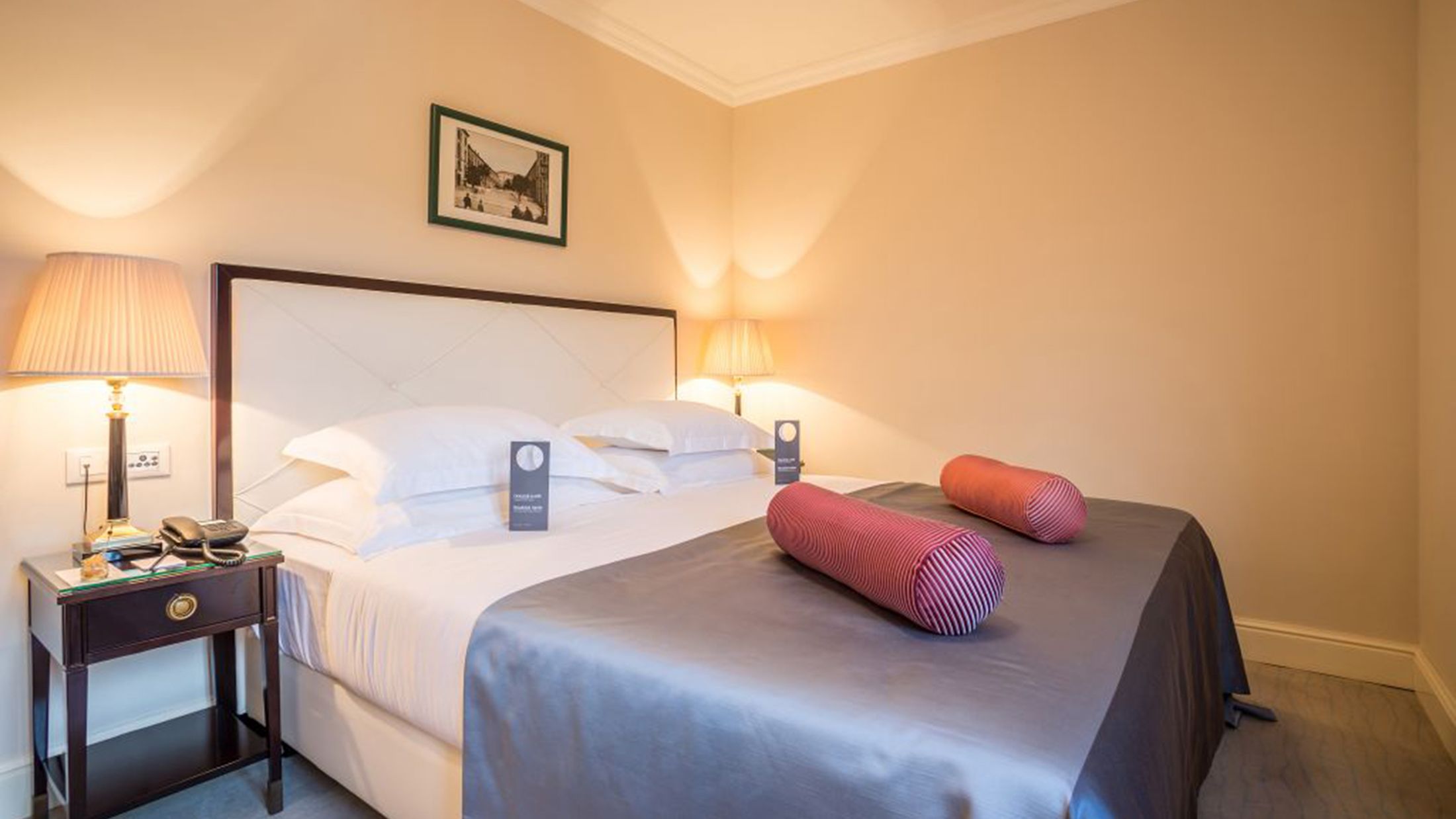 120779-Standard-Room-City-View-001-Hybris