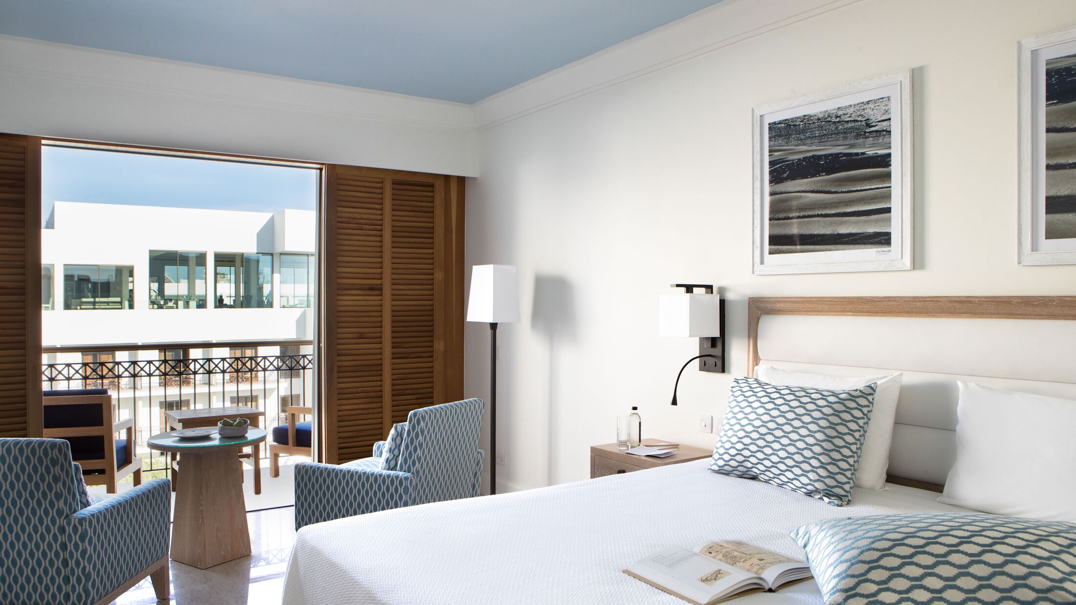 Annabelle-2023-Side-Sea-View-Room-001-102915-Hybris