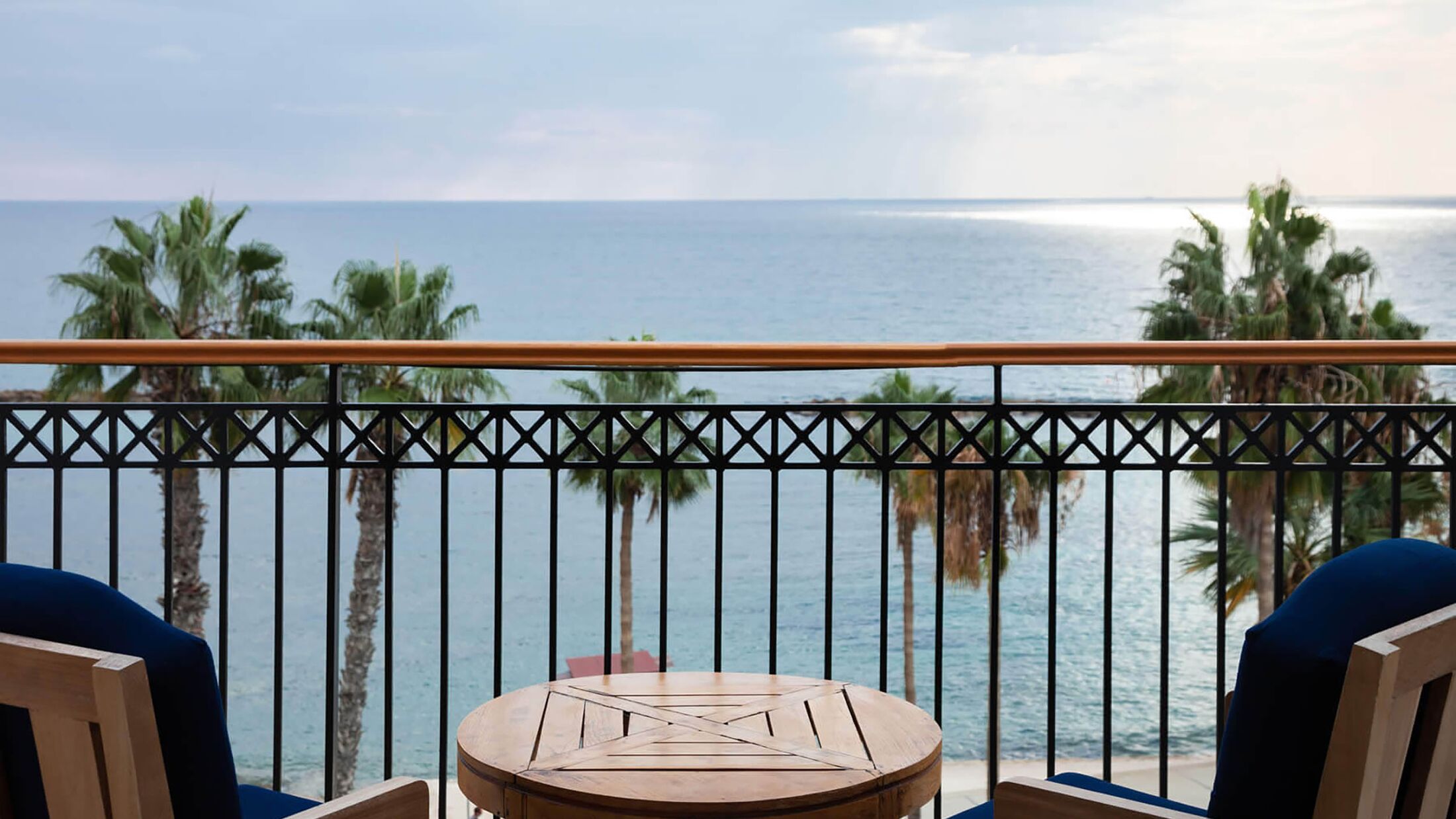 One Bedroom Deluxe Suite with Sea View