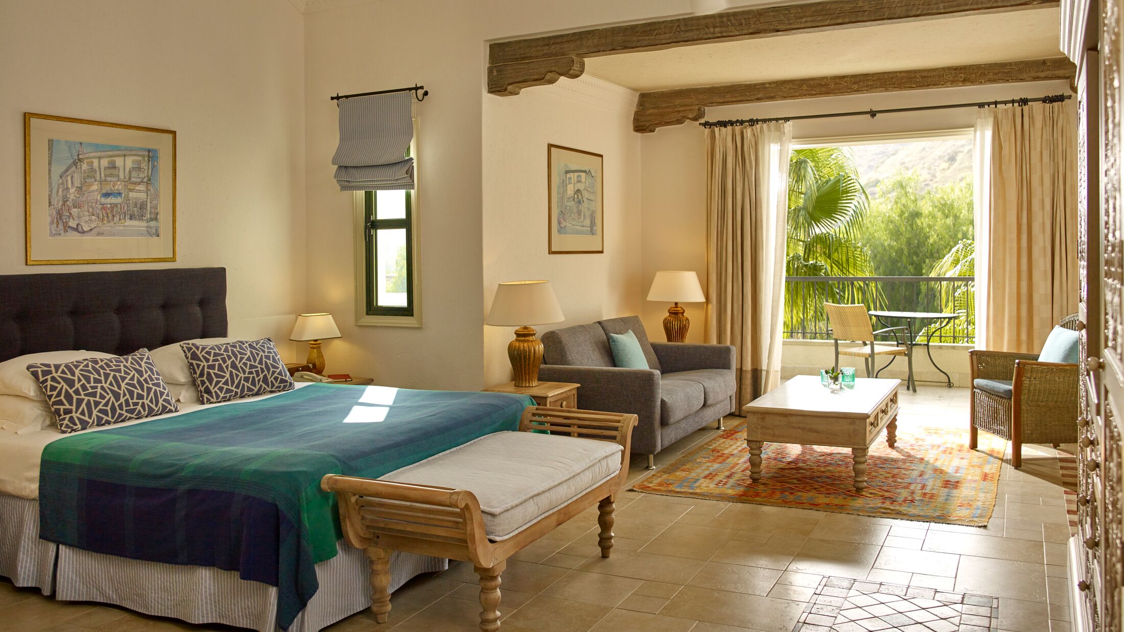 Columbia-Beach-2024-West-Executive-Suite-Garden-View-002-117443-Hybris