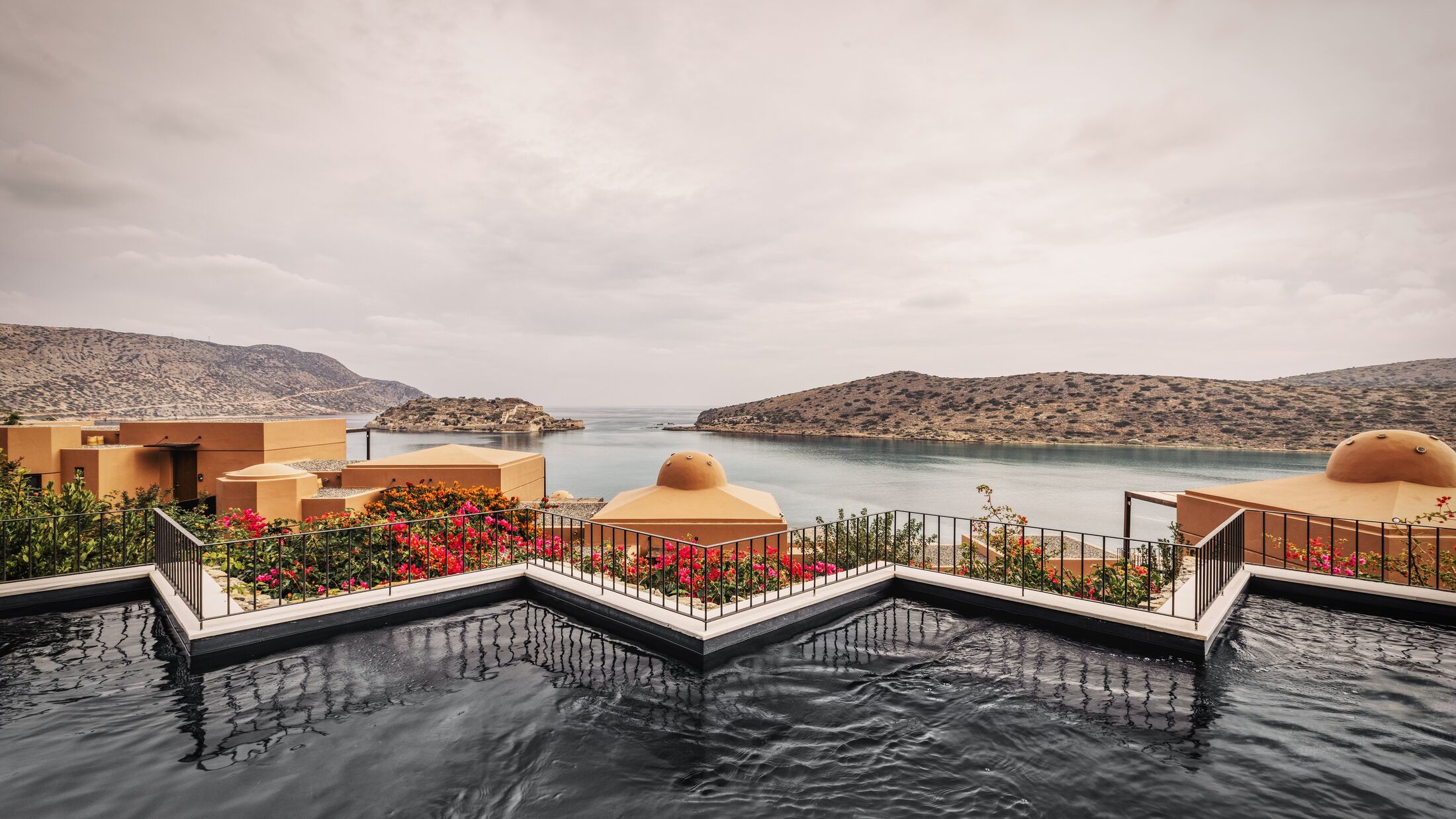 Domes-Elounda-2022-Luxury-Three-Bedroom-Villa-014-118417-Hybris