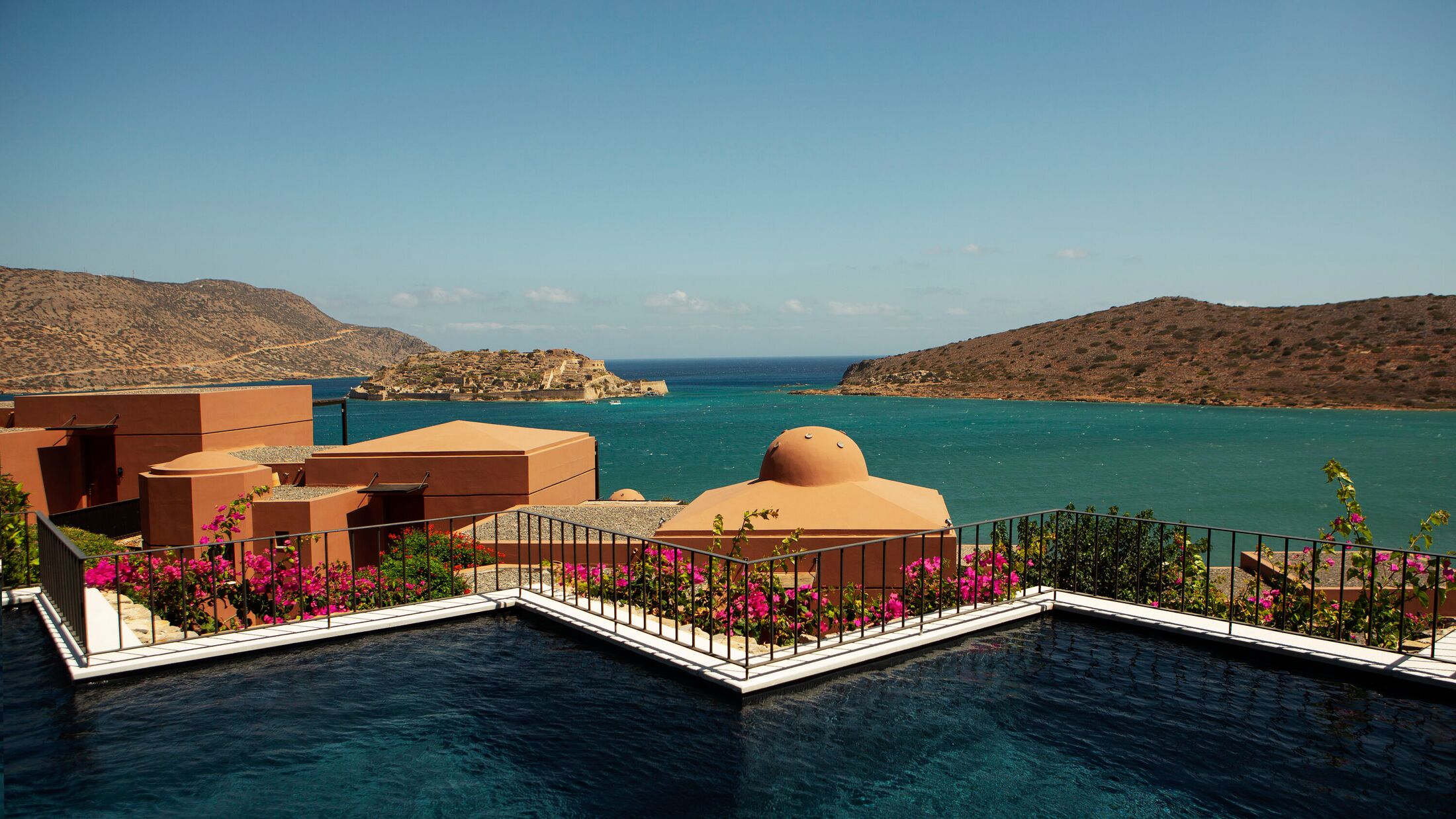 Domes-Elounda-2024-Luxury-Three-Bedroom-Villa-002-118417-Hybris