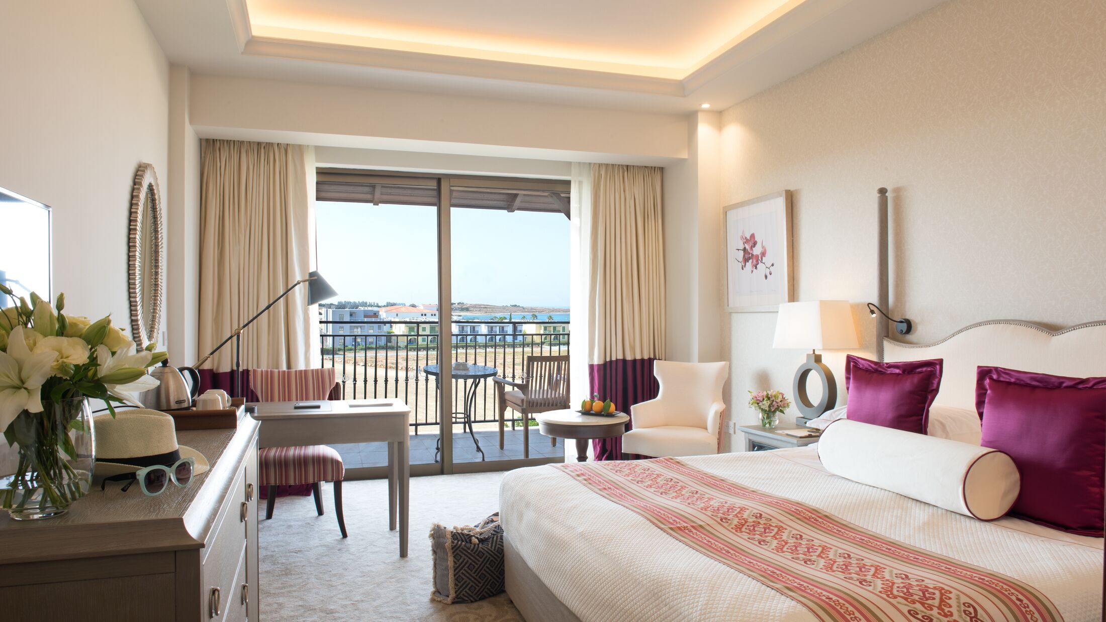 Elysium-2023-Deluxe-Room-Partial-Sea-View-001-108984-Hybris